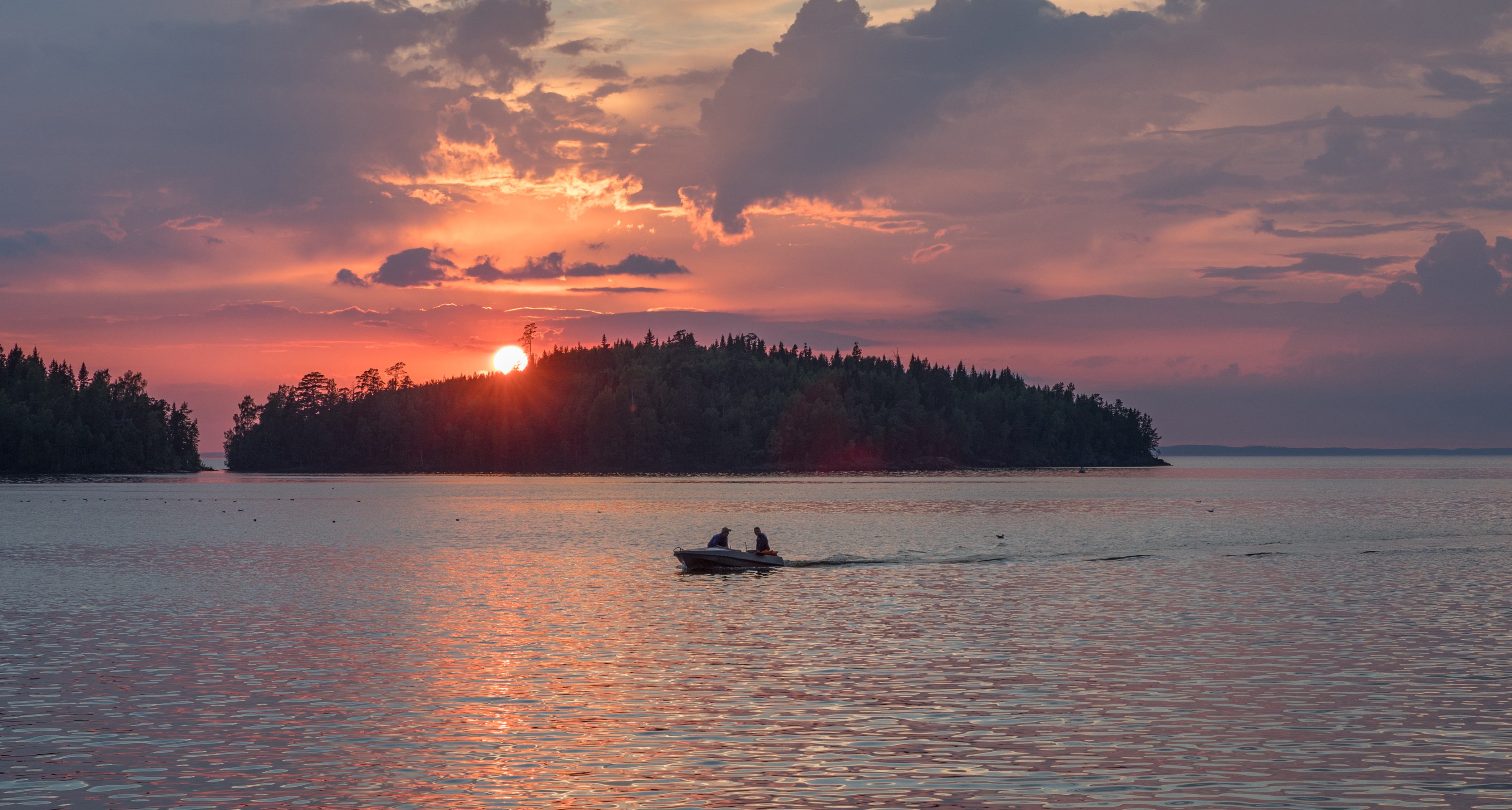 Beautiful sunset over Lake Ladoga. Photo by Stanislav Trofimov.