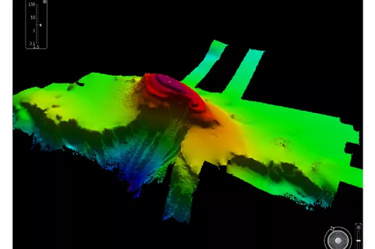 The newly discovered seamount rises to just 40 metres (131ft) below the surface 