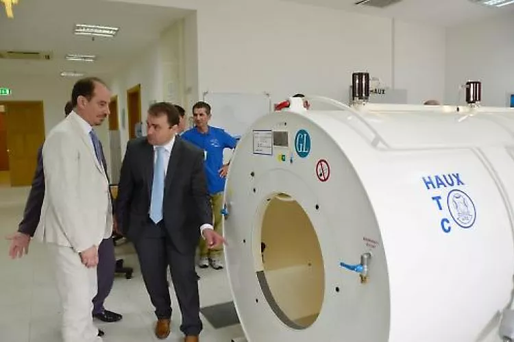 Health Minister Godfrey Farrugia (left) visited the Hyperbaric Unit in Gozo that is once again fully operational
