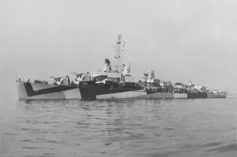 USS Mannert L. Abele off the Boston Navy Yard, Massachusetts, 1 August 1944
