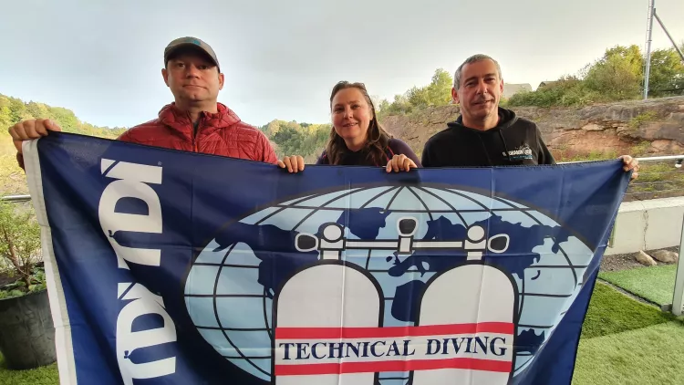 Marc Sturch, Rosemary E Lunn, Roz Lunn, Mark Powell, TDI, Technical Diving International, NDAC, National Diving and Activity Centre, Chepstow scuba diving attraction, XRay Mag, X-Ray Magazine, scuba diving news