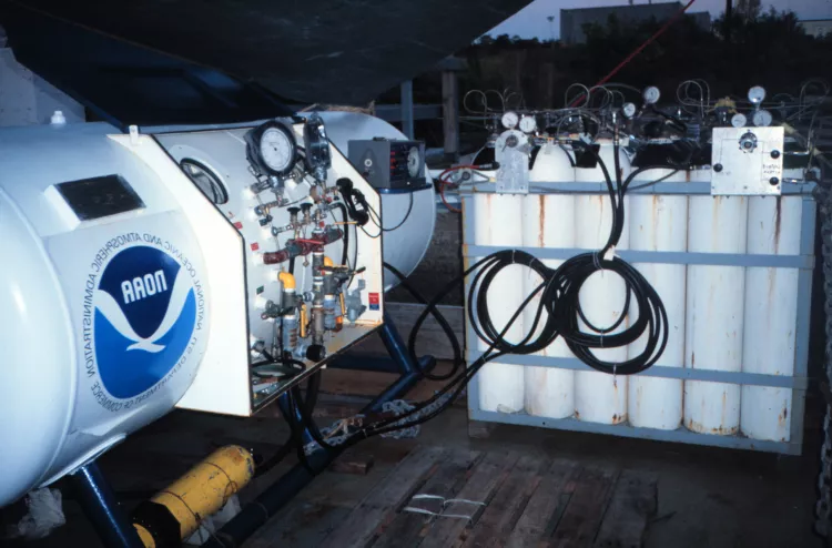 NOAA nitrox gas mixing system and recompression chamber, 1988 